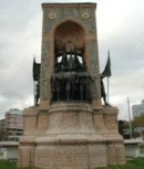 'Taksim Cumhuriyet Anıtı' restore ediliyor