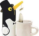 Çayın demlenmesini bekleyen penguen